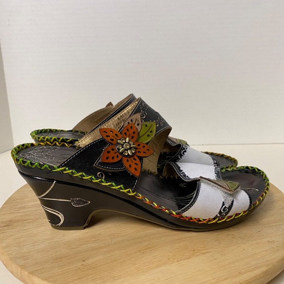 Elite By Corkys Size 8 Kalua Sandals  Multi Colored Art to Wear Wearable Art - Picture 2 of 10